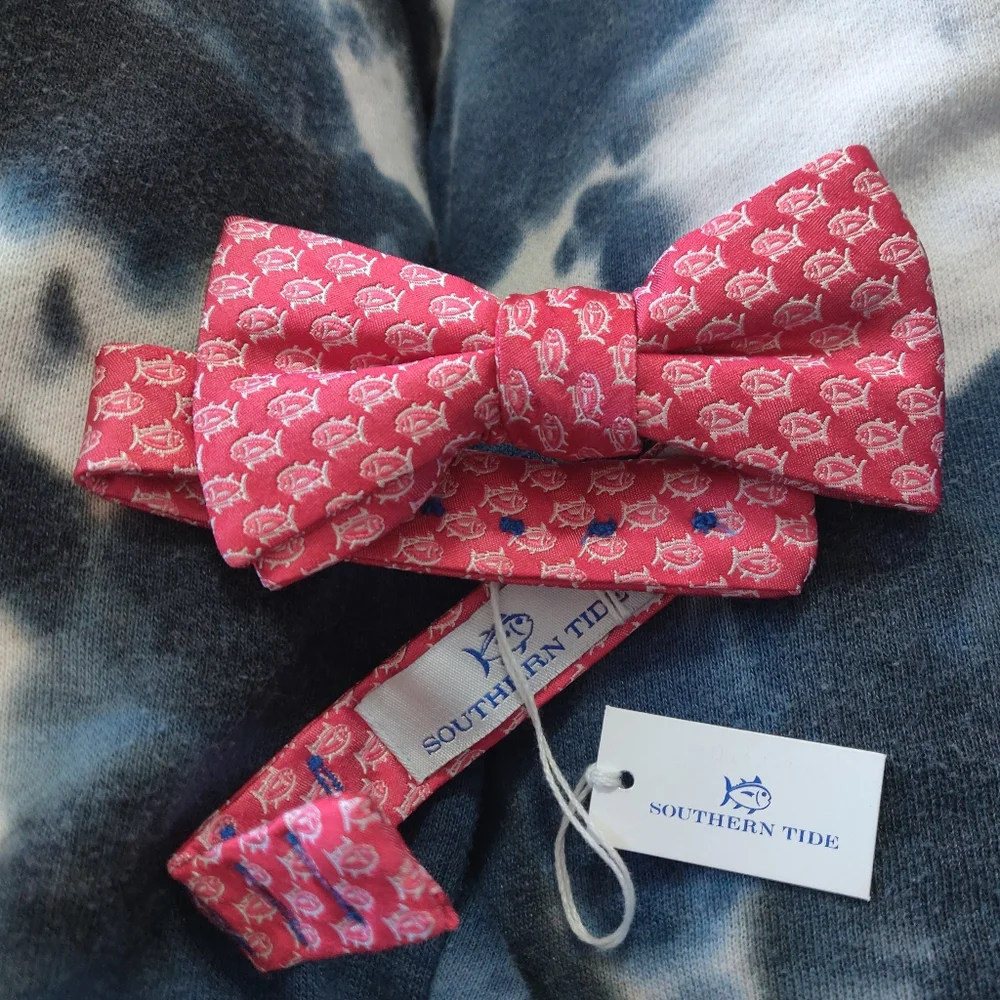 Southern Tide Bow Tie